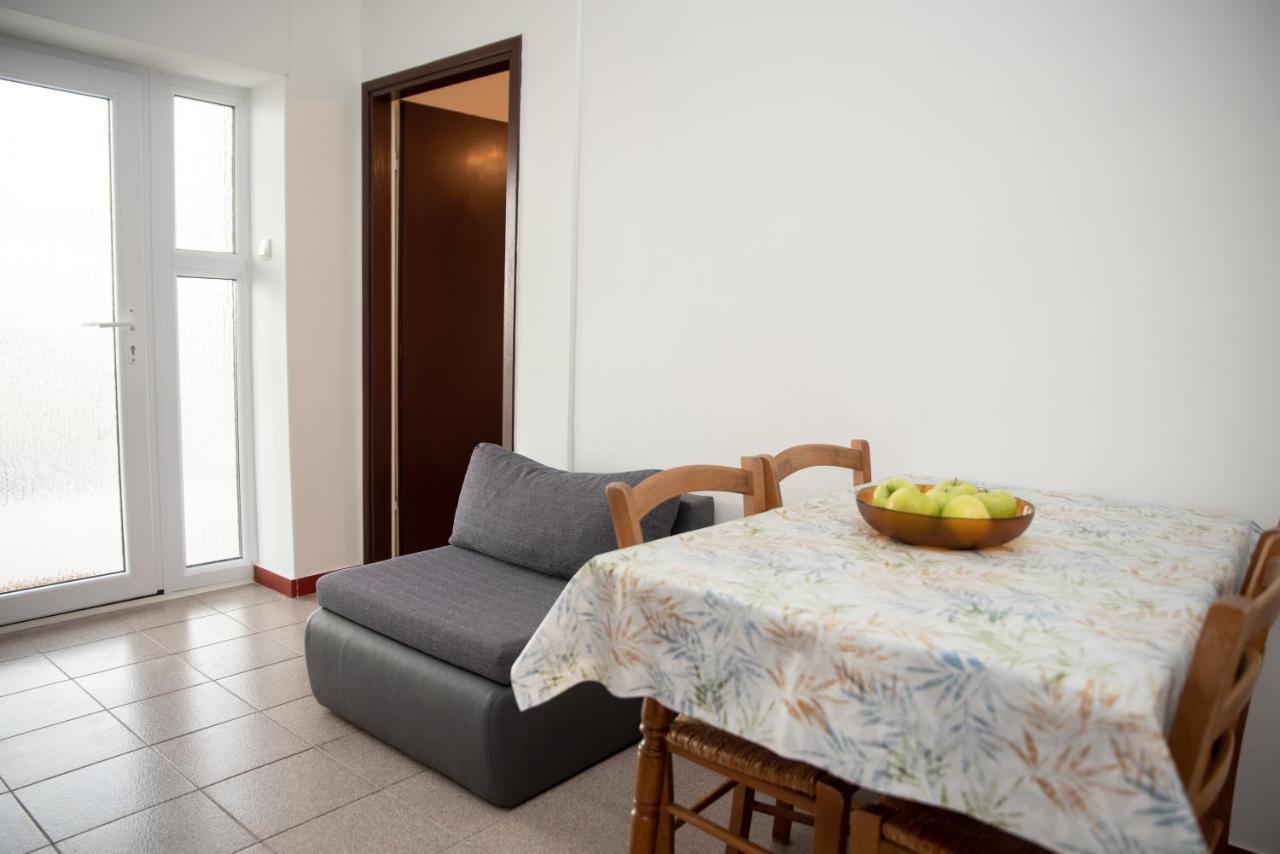 Apartmani Silvana&Vera Senj  Exterior foto